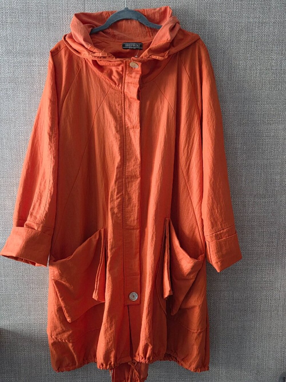 "Transparente black label" women's orange hooded trench coat size 20-22.
